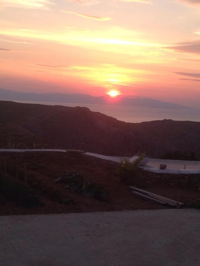 Cycladic Houses In Rural Surrounding Amorgos Exterior photo